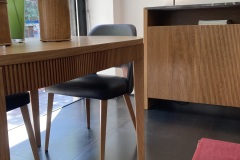Tavolo e madia su misura con particolari in cannette